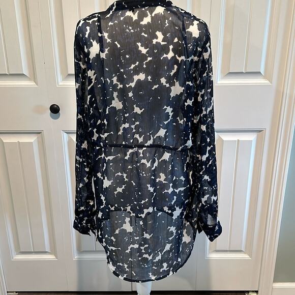 Express Large Semi-Sheer Tunic Button Down Navy Floral Blouse Top - Picture 10 of 14